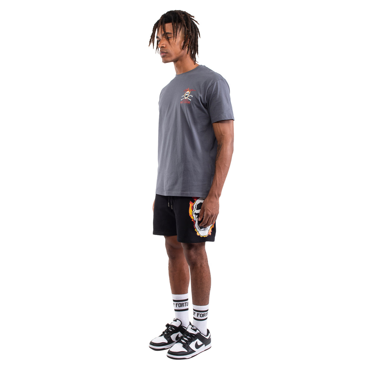 skull shorts and tshirt
