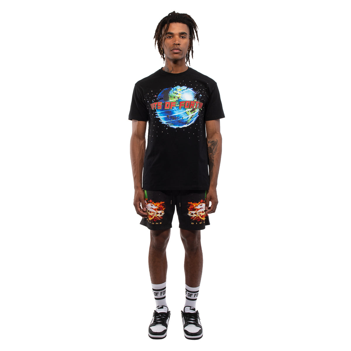 shorts and tshirt outfit